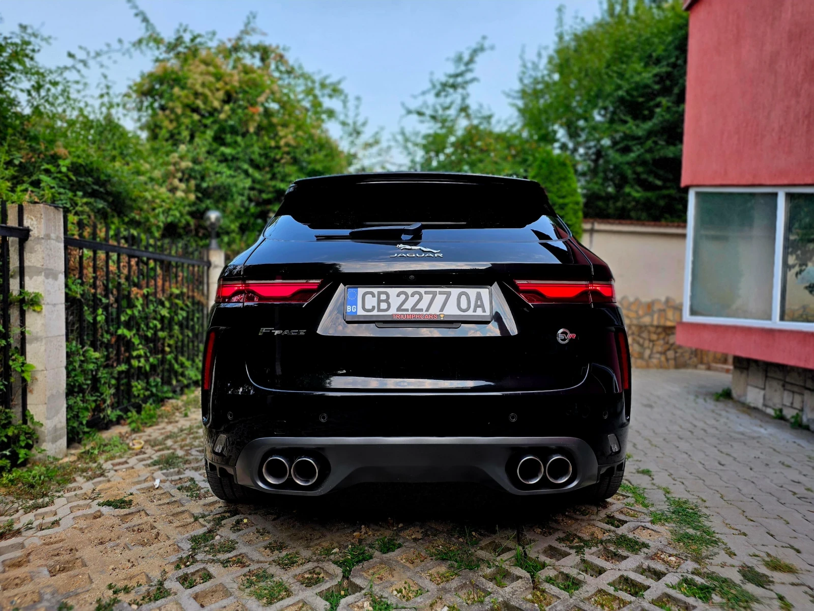 Jaguar F-PACE SVR P550 Facelift, снимка 4 - Автомобили и джипове - 55709931