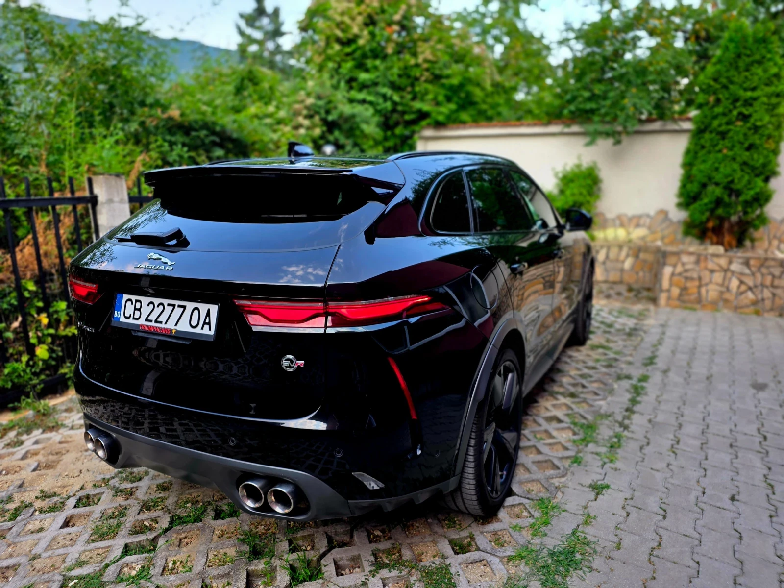 Jaguar F-PACE SVR P550 Facelift, снимка 3 - Автомобили и джипове - 55709931