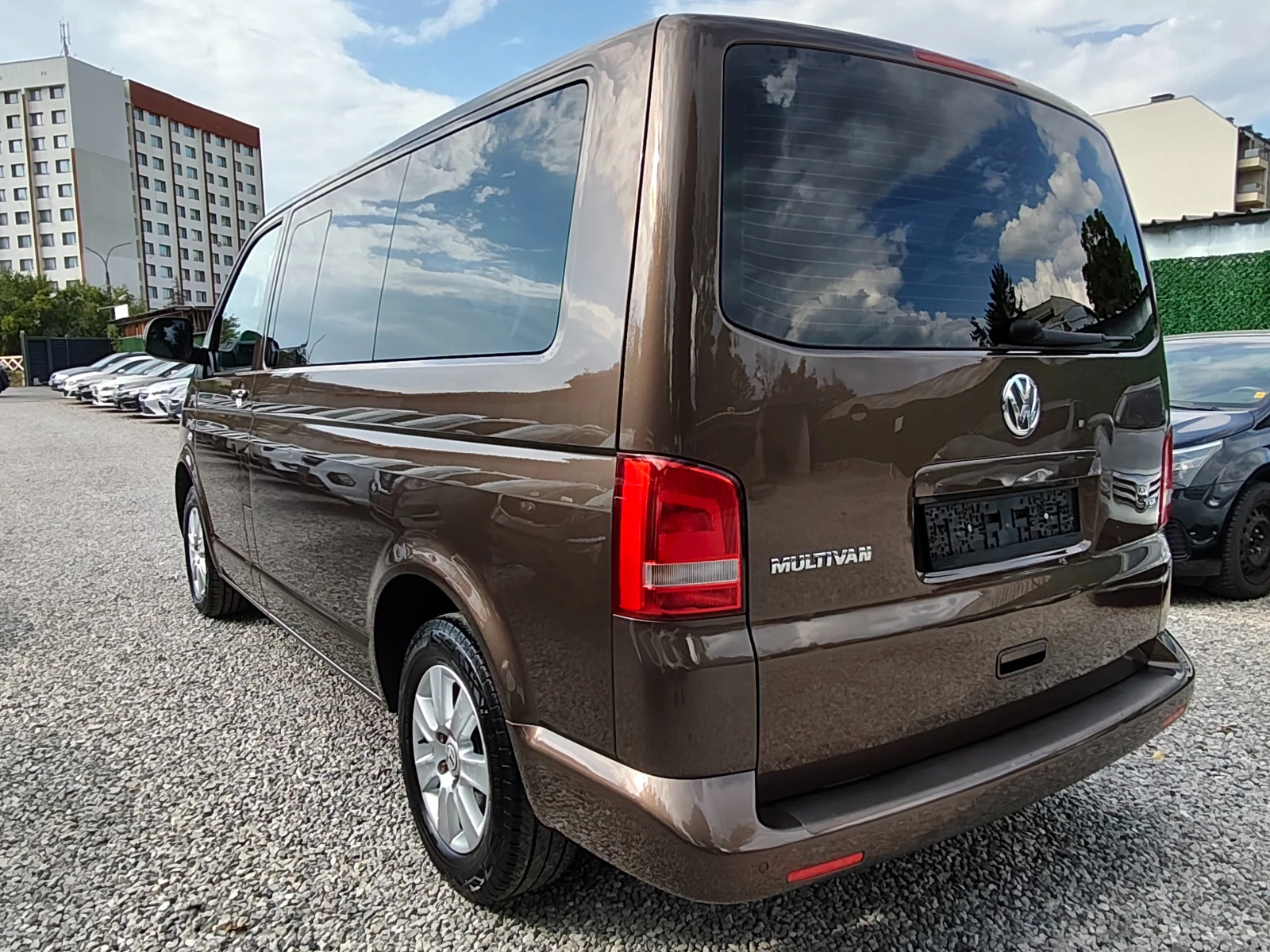 VW T5 "MULTIVAN" !!! ШВЕЙЦАРИЯ !!! Като НОВ !!!, снимка 17 - Бусове и автобуси - 55615285