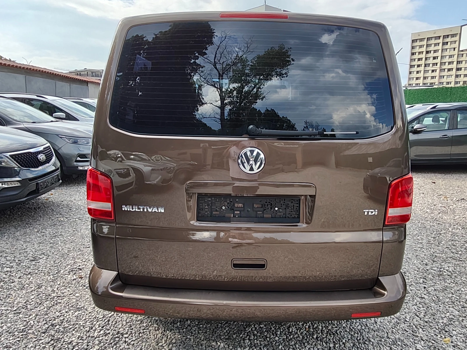 VW T5 "MULTIVAN" !!! ШВЕЙЦАРИЯ !!! Като НОВ !!!, снимка 14 - Бусове и автобуси - 55615285