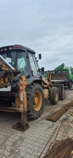 Багер Case, снимка 2