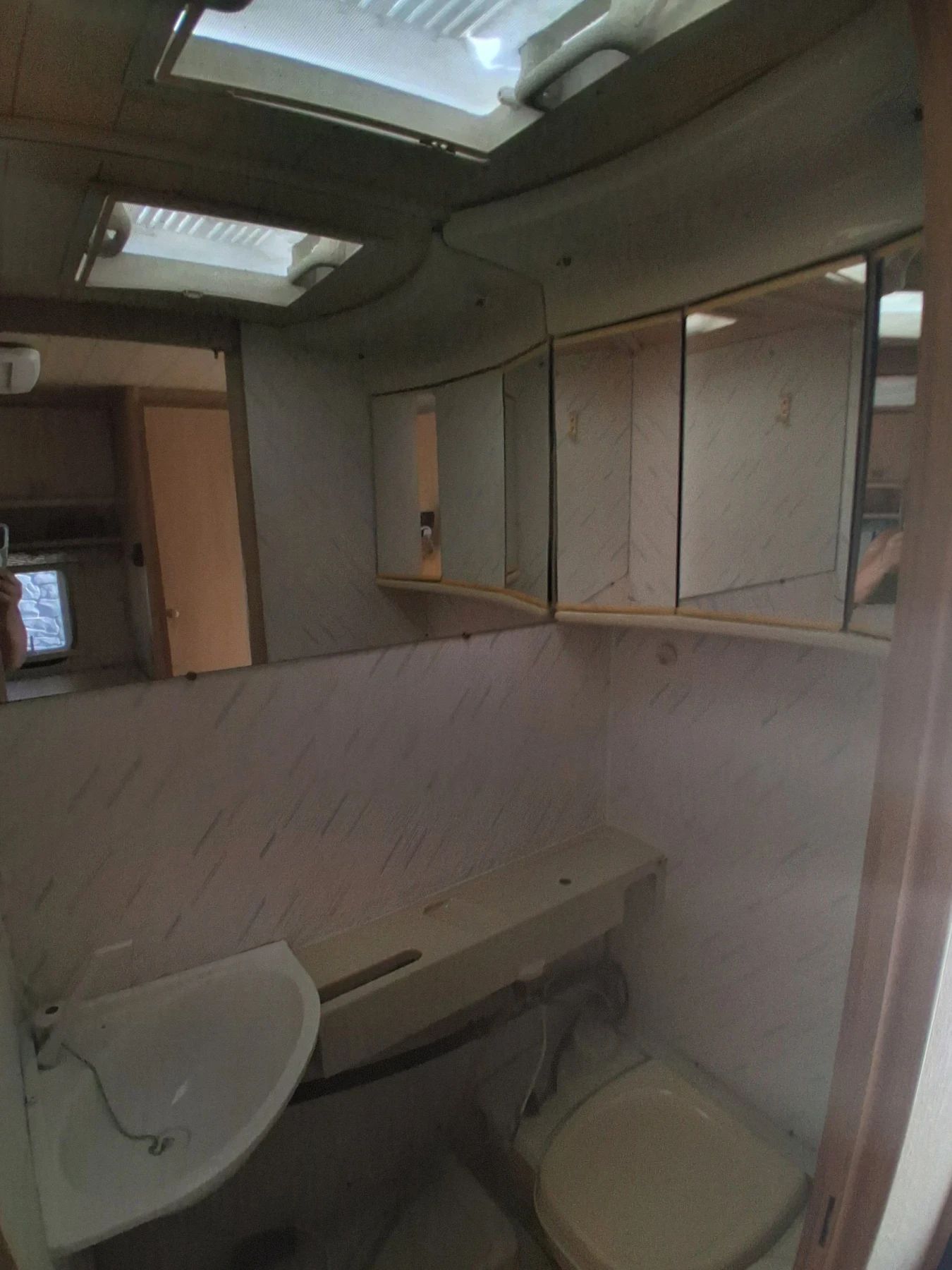 Каравана Knaus, снимка 13 - Каравани и кемпери - 55748630