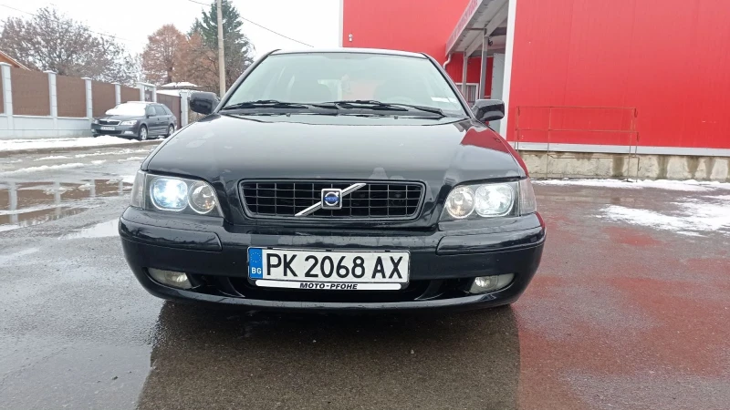 Volvo V40, снимка 2 - Автомобили и джипове - 48559599