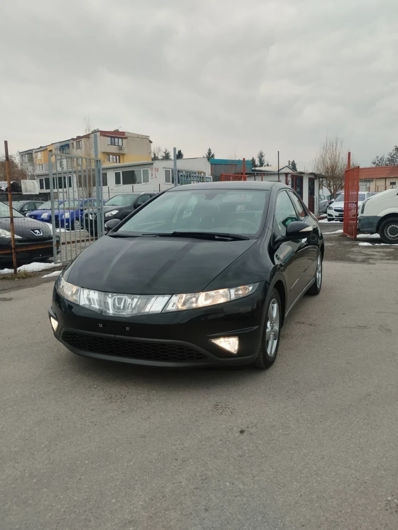 Honda Civic 1.8 бензин комфорт , снимка 3 - Автомобили и джипове - 49280006