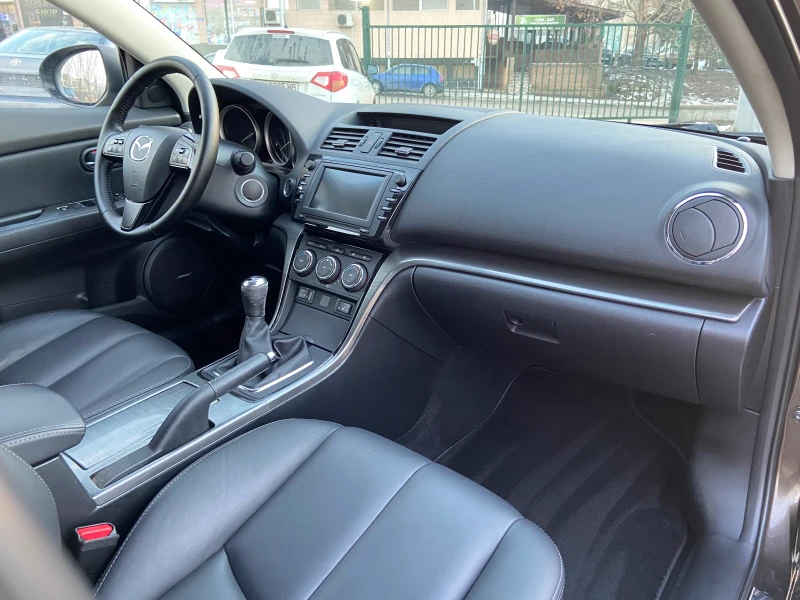 Mazda 6 2.5I NAVI Швейцария, снимка 17 - Автомобили и джипове - 49291891