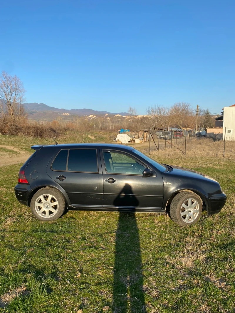 VW Golf, снимка 1 - Автомобили и джипове - 49424068