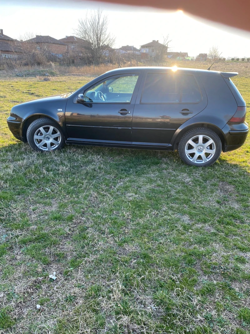 VW Golf, снимка 2 - Автомобили и джипове - 49424068