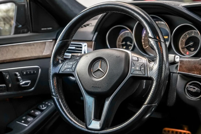 Mercedes-Benz E 500 DISTRONIC, PANORAMA, HARMAN/KARDON, OБДУХВАНЕ, AMB, снимка 10 - Автомобили и джипове - 52565340