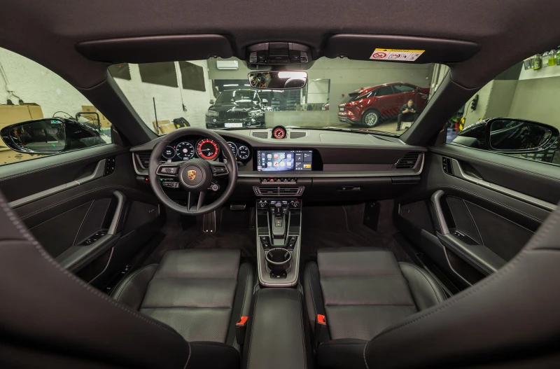 Porsche 911 Carrera 992.1, снимка 12 - Автомобили и джипове - 52900280