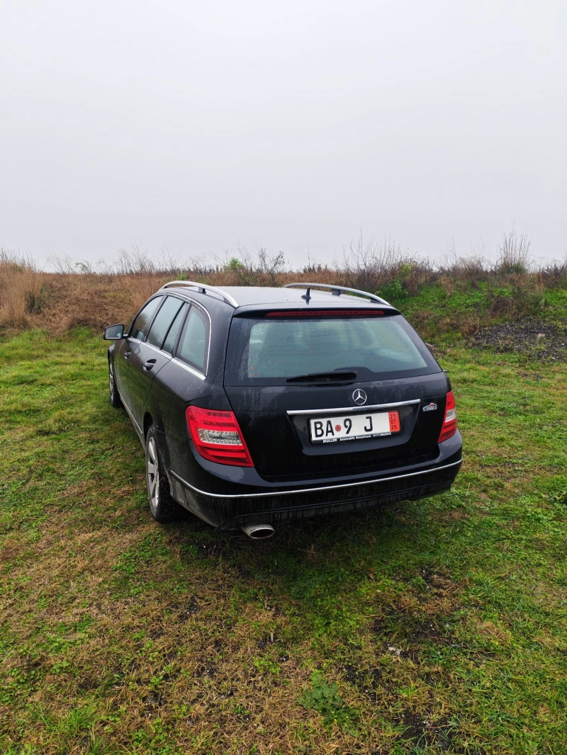 Mercedes-Benz C 220 2.2 D, снимка 13 - Автомобили и джипове - 52939345