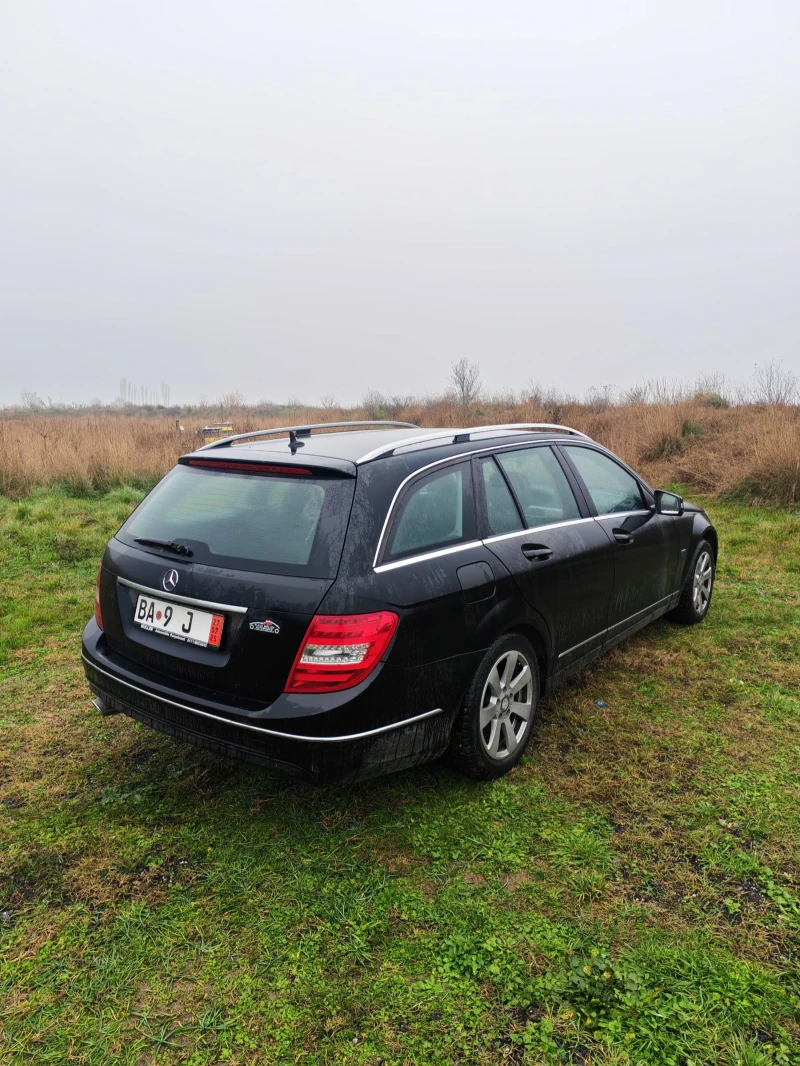 Mercedes-Benz C 220 2.2 D, снимка 11 - Автомобили и джипове - 52939345
