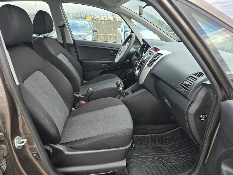 Kia Venga 1.4i 90кс ОБСЛУЖЕНА ЕВРО 5В, снимка 13 - Автомобили и джипове - 53564071