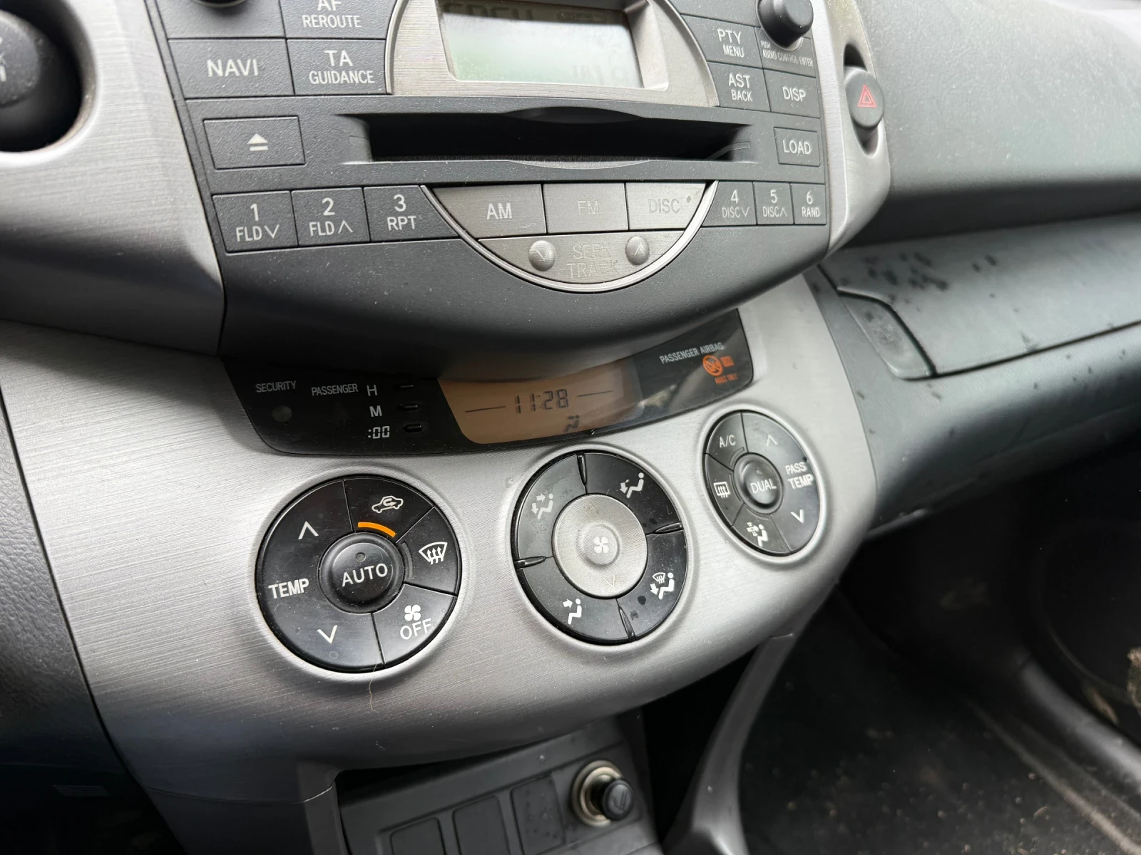 Toyota Rav4 БАРТЕР* 2.2d4d* 136* Игалия*  | Mobile.bg — изображение 15