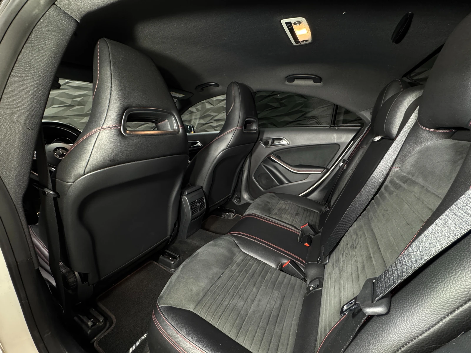 Mercedes-Benz CLA 220 4Matic AMG - изображение 8