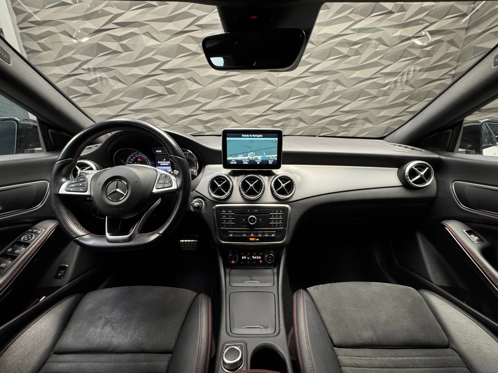 Mercedes-Benz CLA 220 4Matic AMG - изображение 5
