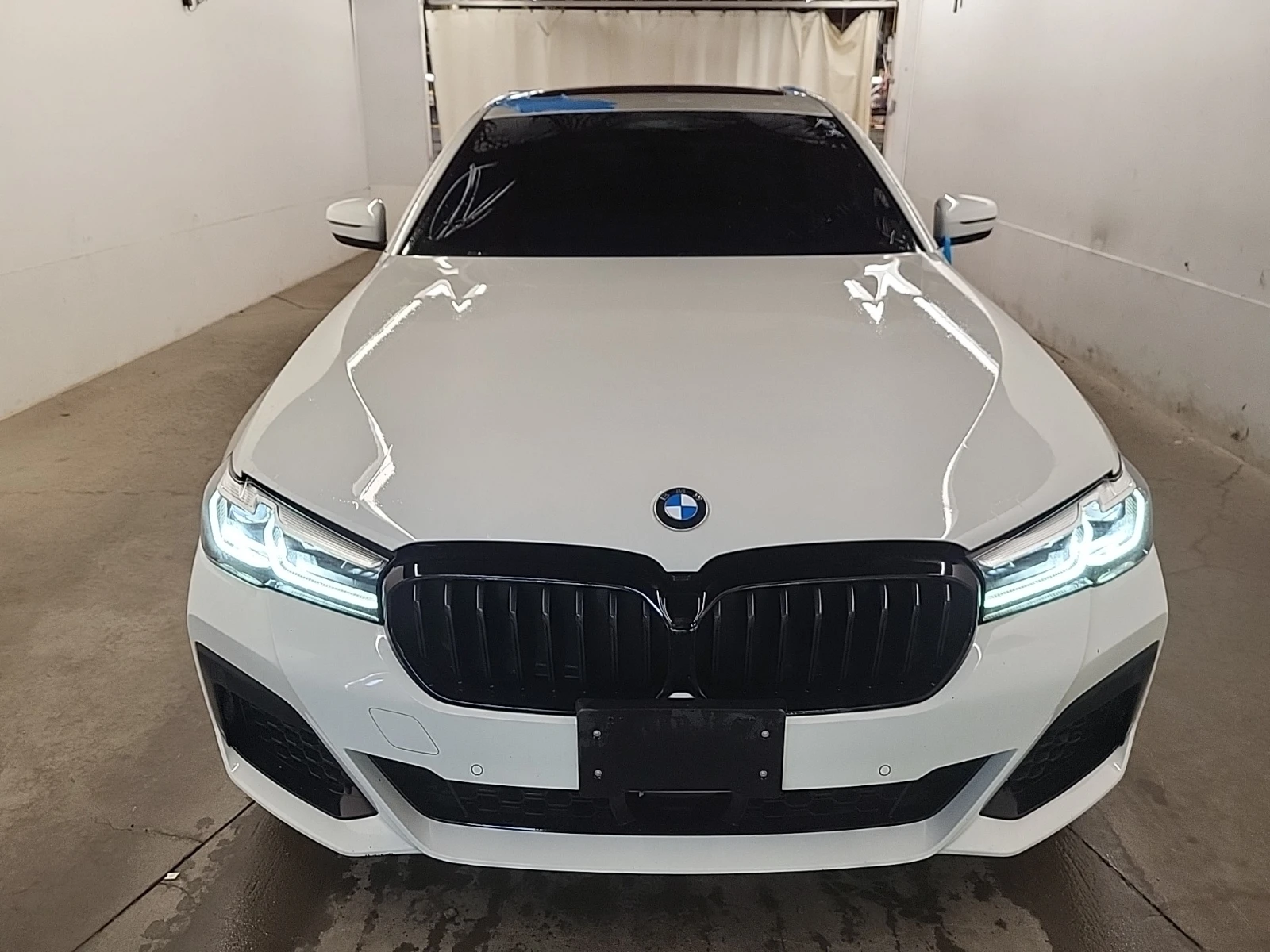BMW 540 * XDRIVE * ПАМЕТ * CARFAX * ОПЦИЯ ЗА ФИНАНСИРАНЕ  - изображение 4