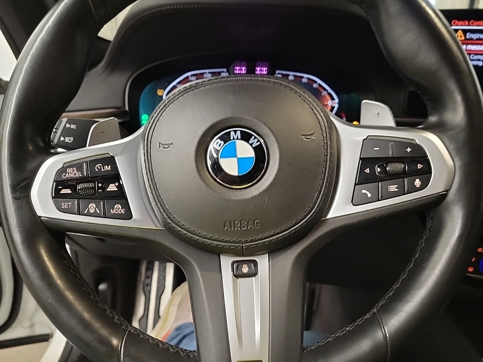 BMW 540 * XDRIVE * ПАМЕТ * CARFAX * ОПЦИЯ ЗА ФИНАНСИРАНЕ  - изображение 10