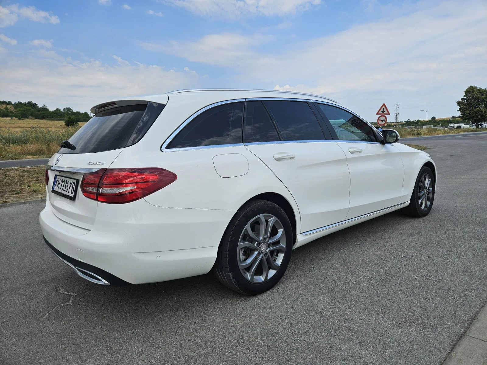 Mercedes-Benz C 250 C250 4Matic - изображение 4