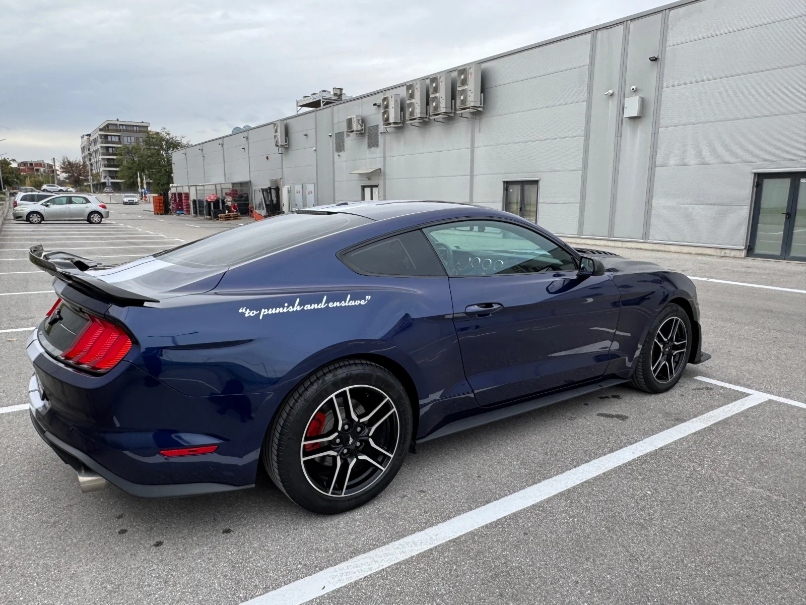 Ford Mustang Ecoboost - изображение 8