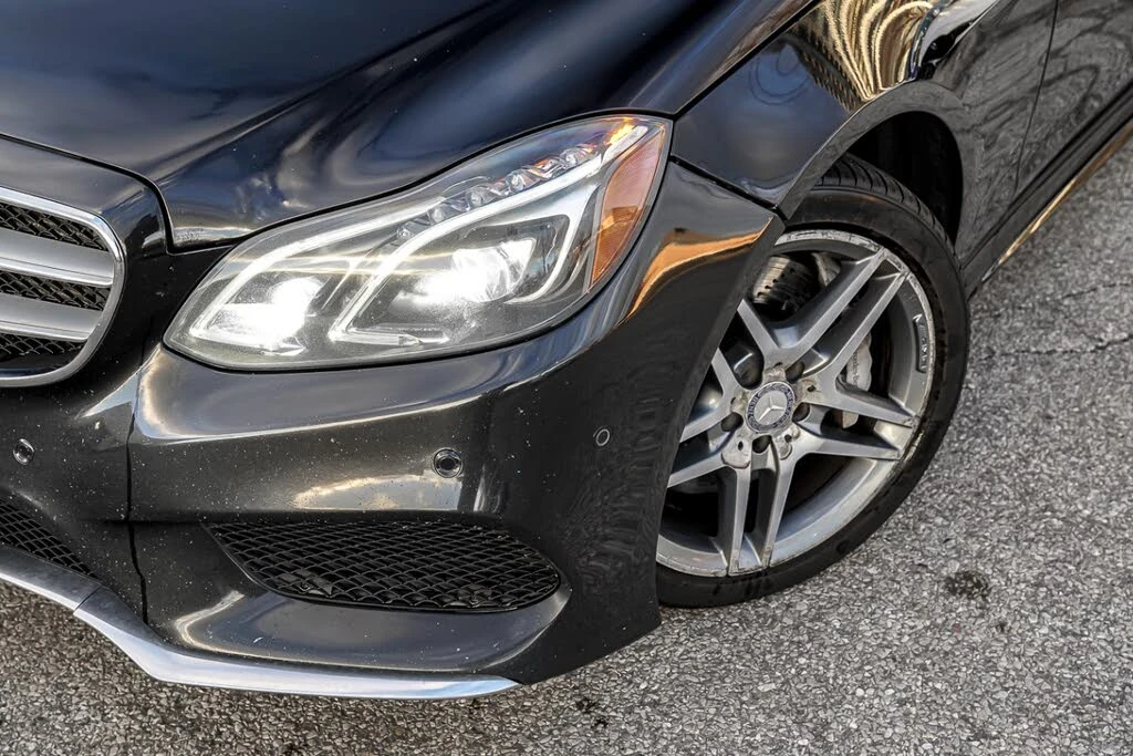 Mercedes-Benz E 500 DISTRONIC, PANORAMA, HARMAN/KARDON, OБДУХВАНЕ, AMB - изображение 4