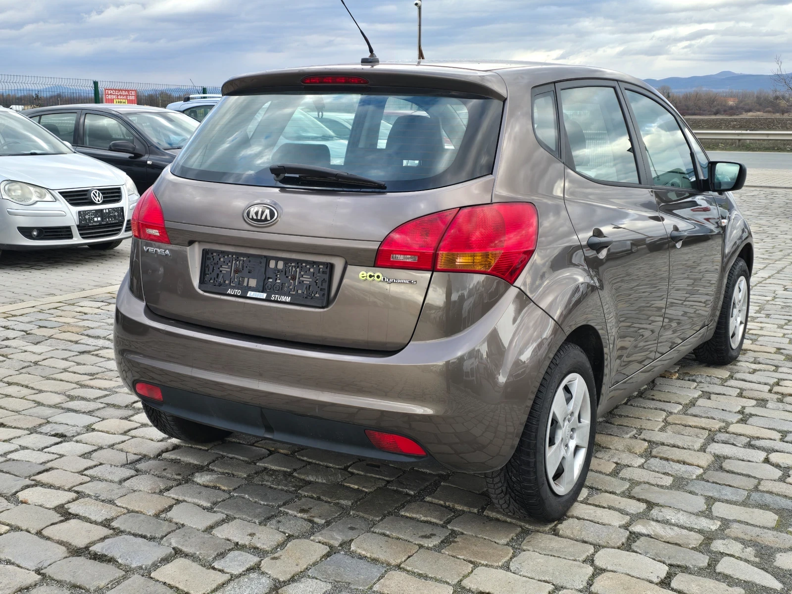 Kia Venga 1.4i 90кс ОБСЛУЖЕНА ЕВРО 5В - изображение 7