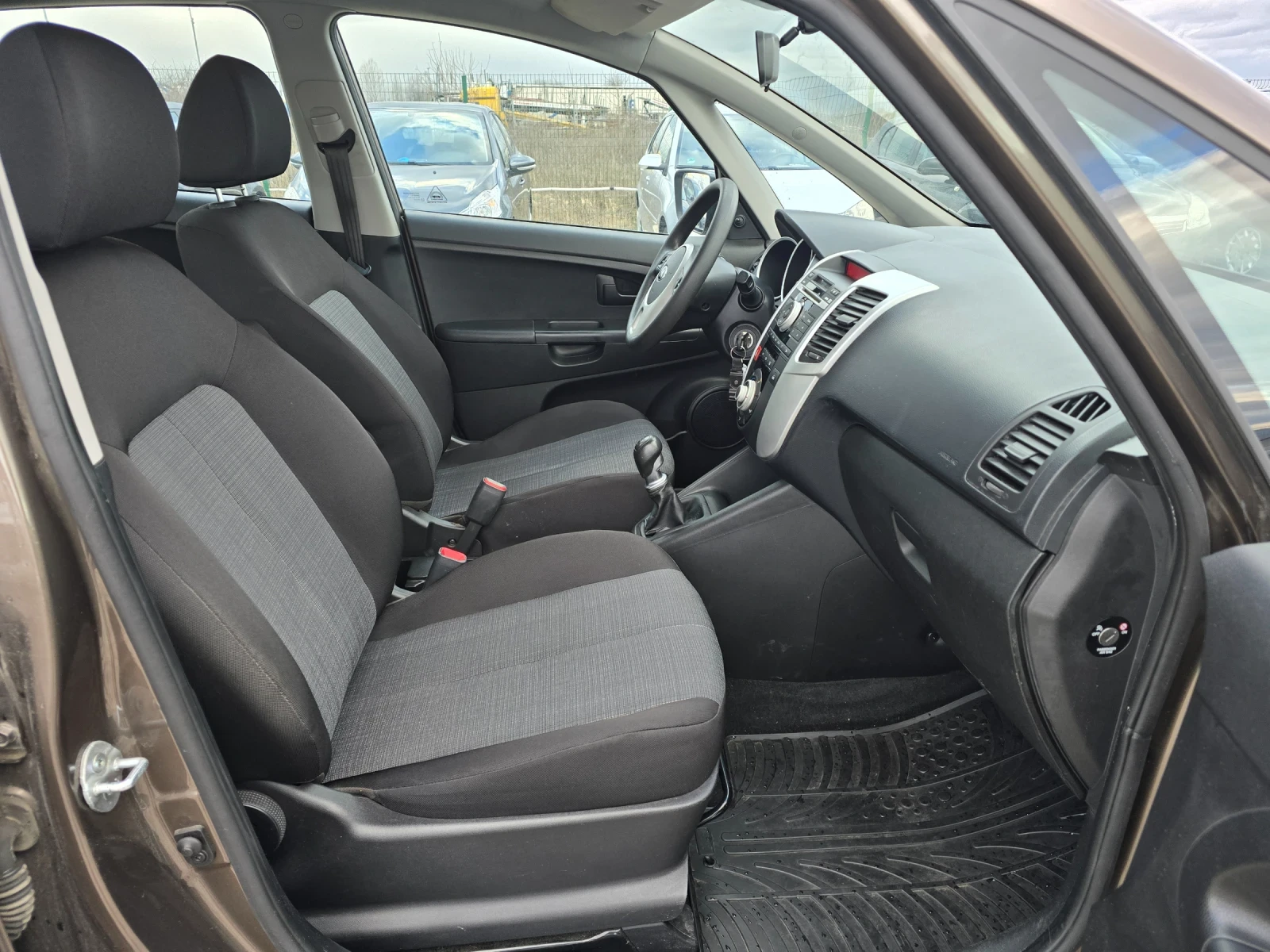 Kia Venga 1.4i 90�� ��������� ���� 5� | Mobile.bg � ����������� 13