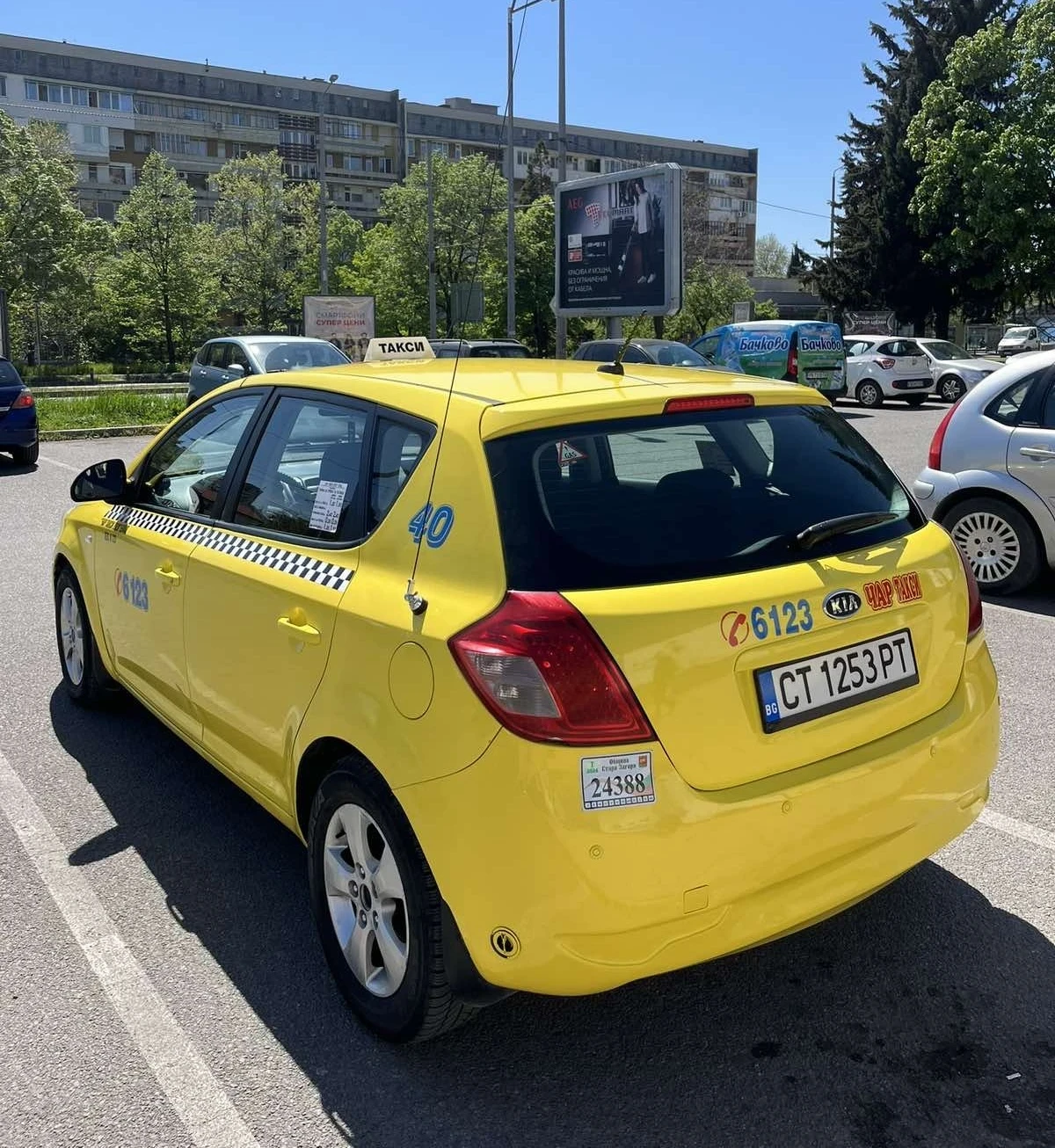 Kia Ceed 1.4 GAZ/BENZIN, снимка 6 - Автомобили и джипове - 54080237