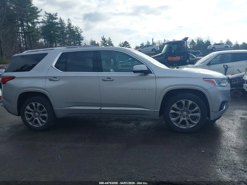 Chevrolet Traverse 3.6l Premier, снимка 13 - Автомобили и джипове - 54247775