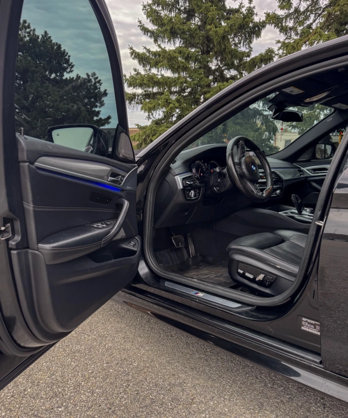 BMW 540 M ПАКЕТ * ОБДУХВАНЕ * МАСАЖ * HEAD UP * H&K * 360*, снимка 4 - Автомобили и джипове - 54528872