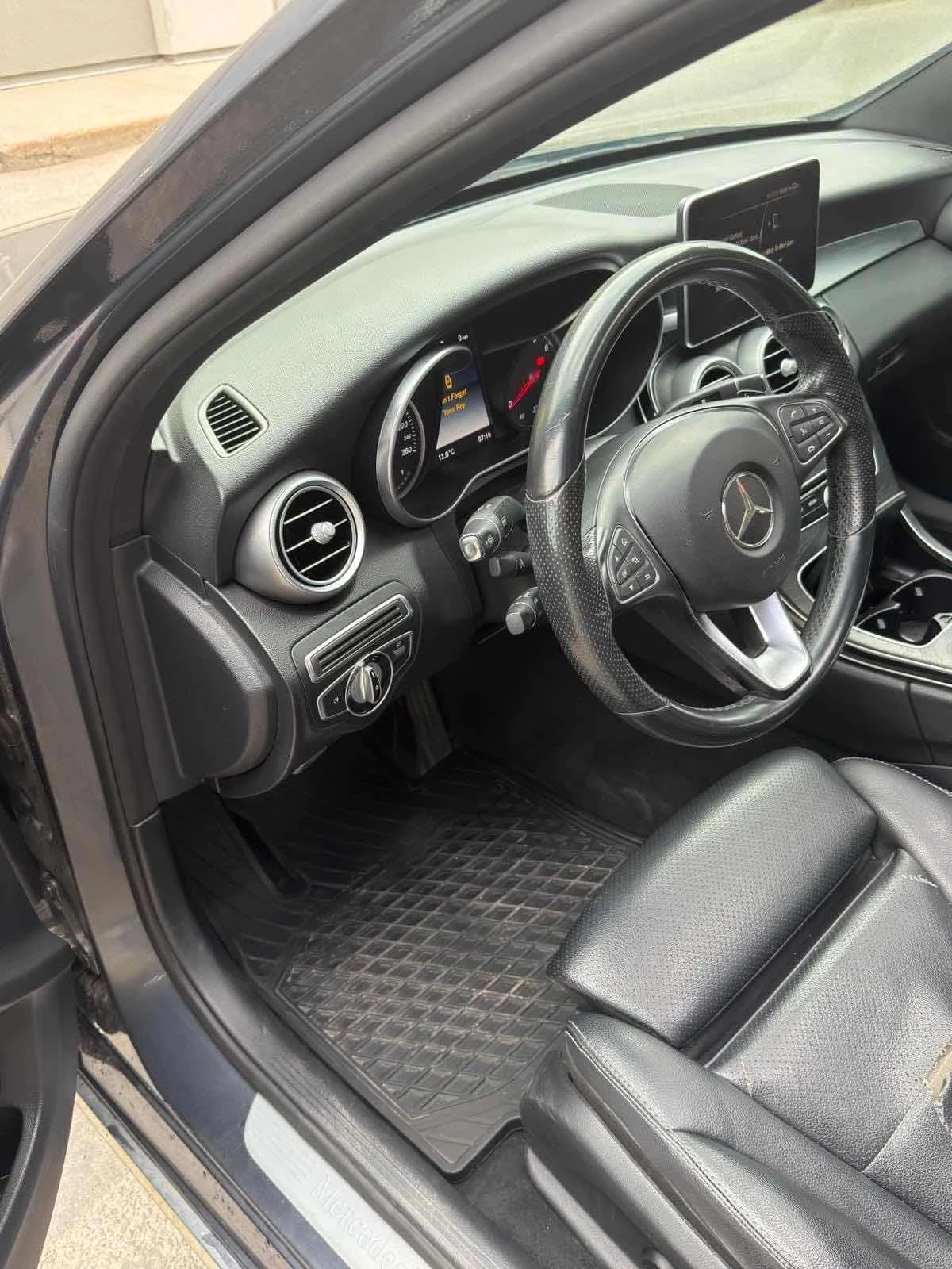 Mercedes-Benz C 300 * ПОДГРЕВ* КАМЕРА* ПАНОРАМА* , снимка 7 - Автомобили и джипове - 54603253