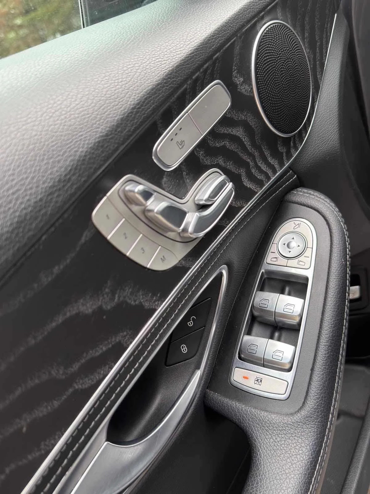 Mercedes-Benz C 300 * ПОДГРЕВ* КАМЕРА* ПАНОРАМА* , снимка 12 - Автомобили и джипове - 54603253