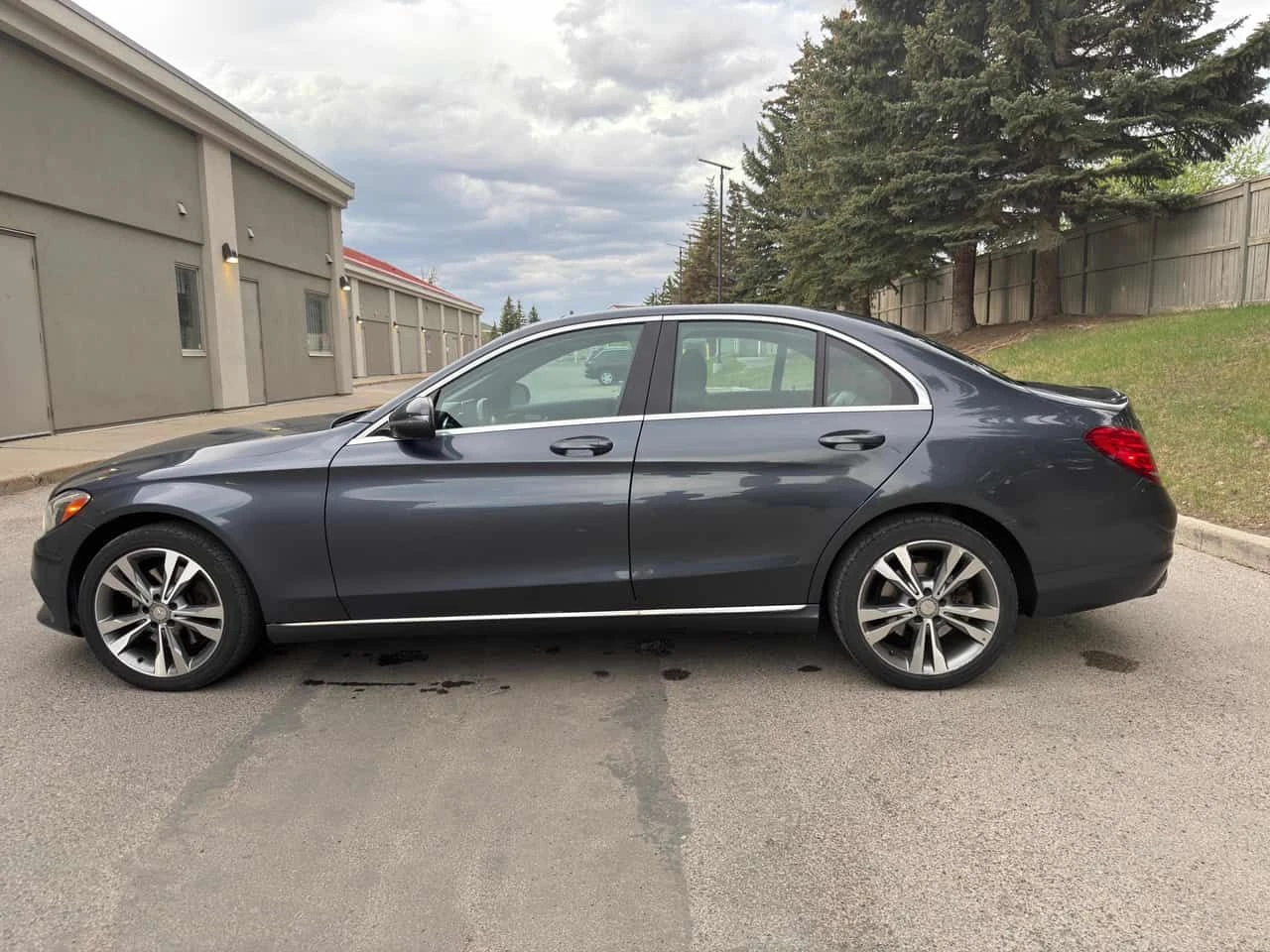 Mercedes-Benz C 300 * ПОДГРЕВ* КАМЕРА* ПАНОРАМА* , снимка 2 - Автомобили и джипове - 54603253