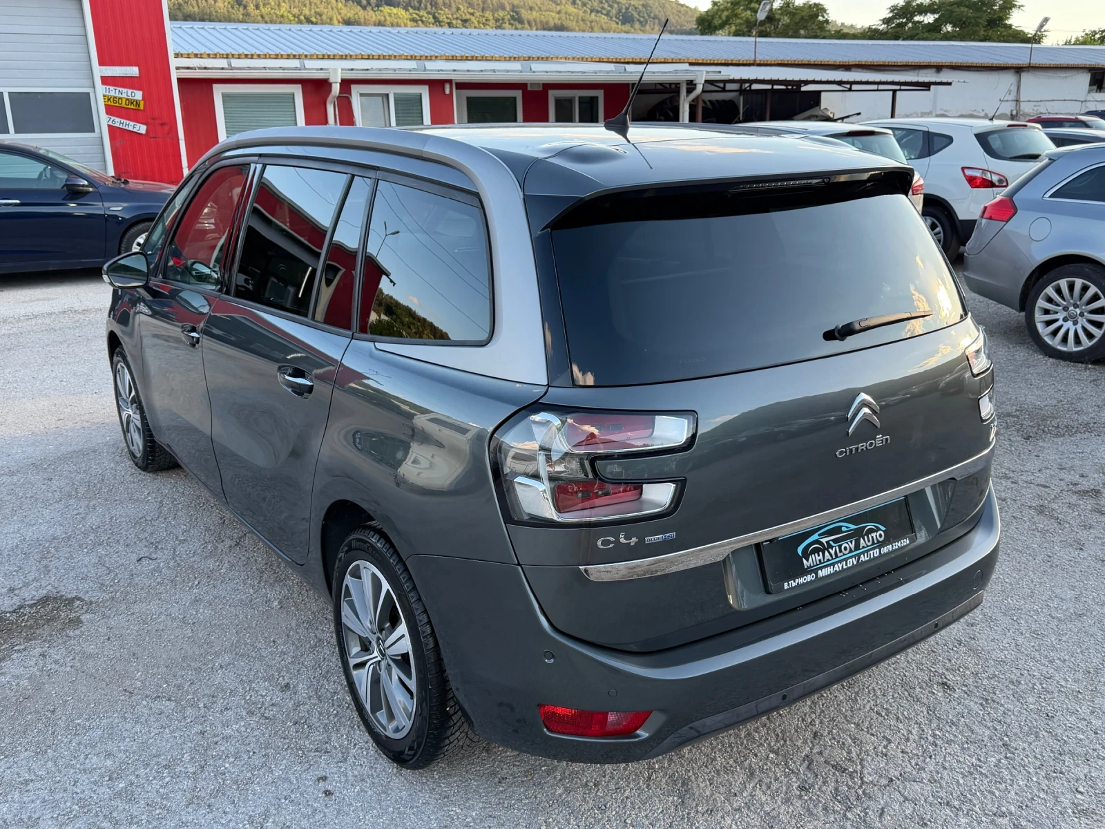 Citroen Grand C4 Picasso 1.6HDI 7 МЕТСТА/МАСАЖ/КОЖА/З.КАМЕРА, снимка 5 - Автомобили и джипове - 54946787