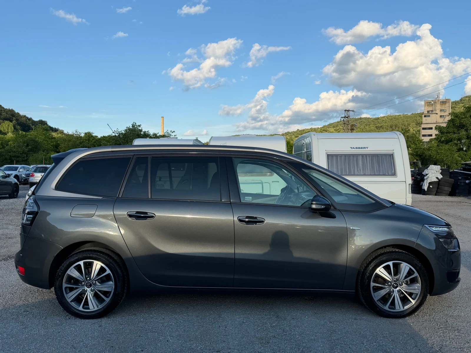 Citroen Grand C4 Picasso 1.6HDI 7 МЕТСТА/МАСАЖ/КОЖА/З.КАМЕРА, снимка 2 - Автомобили и джипове - 54946787