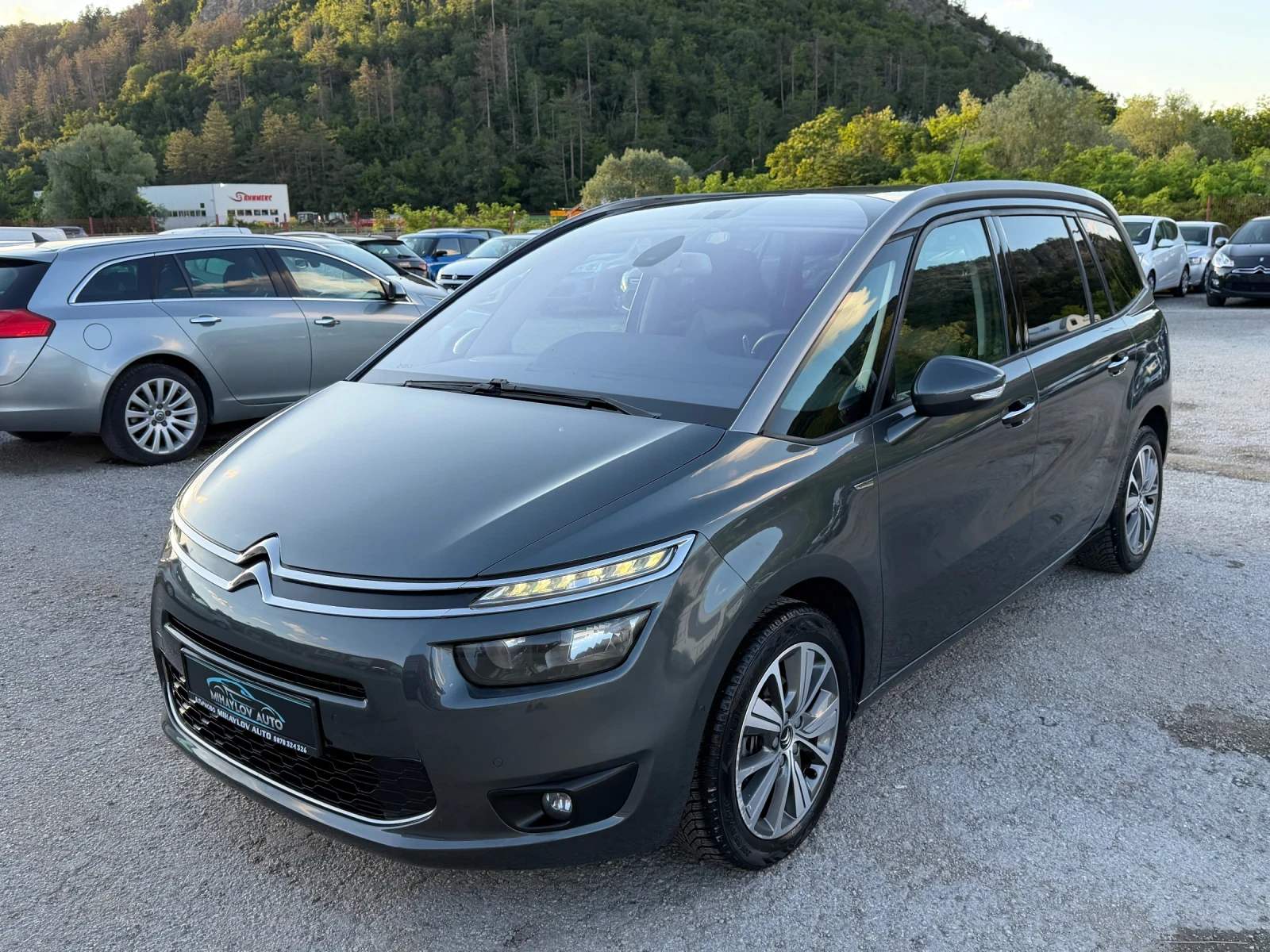 Citroen Grand C4 Picasso 1.6HDI 7 МЕТСТА/МАСАЖ/КОЖА/З.КАМЕРА, снимка 7 - Автомобили и джипове - 54946787