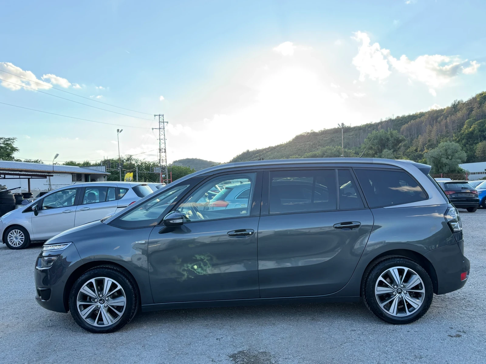 Citroen Grand C4 Picasso 1.6HDI 7 МЕТСТА/МАСАЖ/КОЖА/З.КАМЕРА, снимка 6 - Автомобили и джипове - 54946787