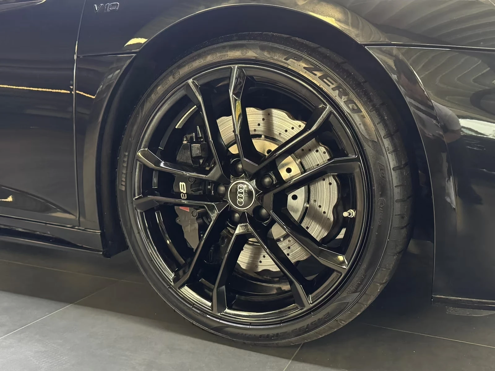 Audi R8 Coupé 5.2 FSI RWD/PERFORMANCE/LASER/EXCLUSIVE, снимка 14 - Автомобили и джипове - 55693085