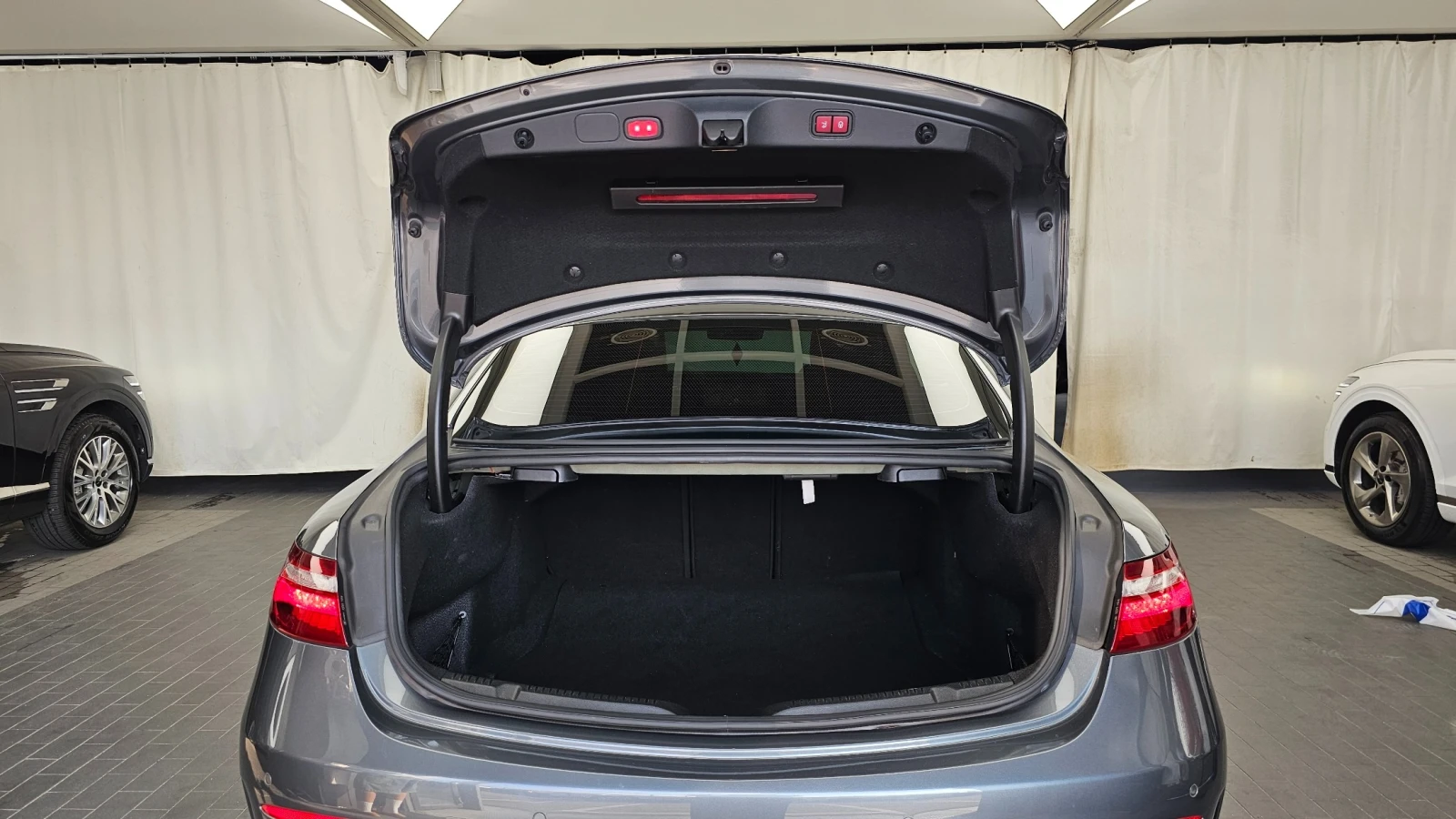Mercedes-Benz E 400 3.0 V6 Biturbo 4MATIC, FULL, снимка 15 - Автомобили и джипове - 56017653