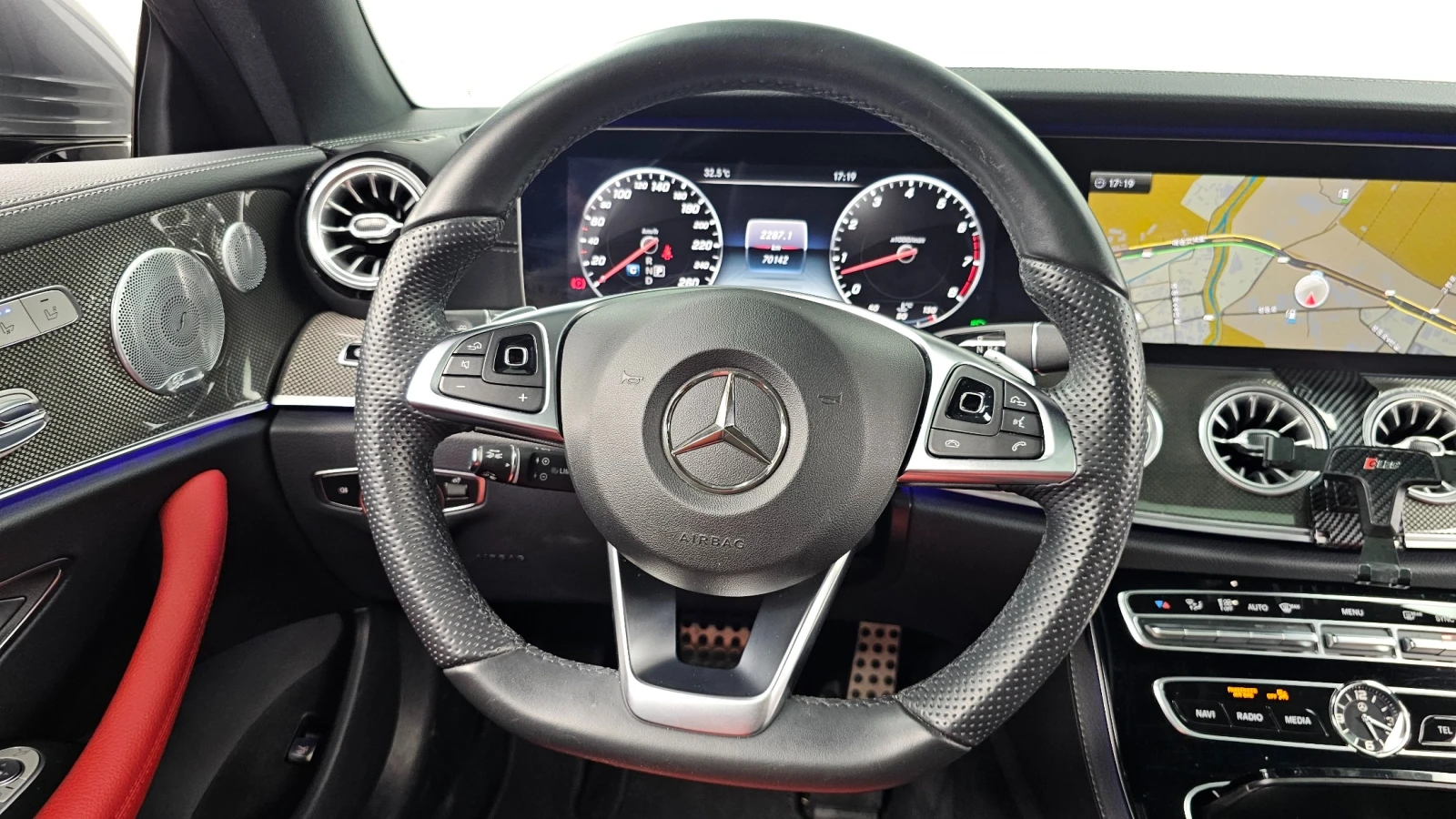 Mercedes-Benz E 400 3.0 V6 Biturbo 4MATIC, FULL, снимка 10 - Автомобили и джипове - 56017653