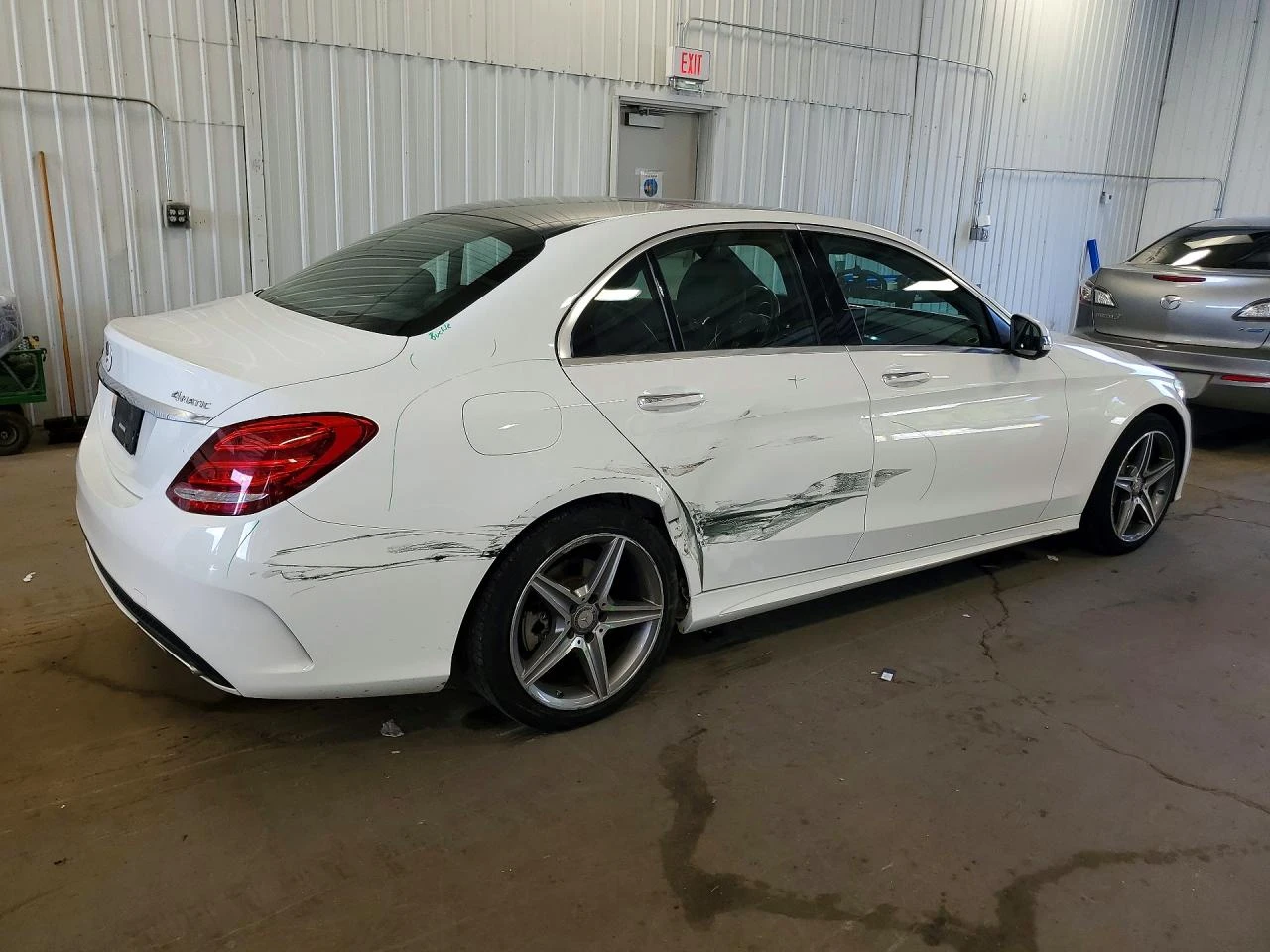 Mercedes-Benz C 300 2.0l 4Matic, снимка 3 - Автомобили и джипове - 56026328