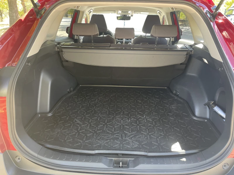 Toyota Rav4 2.5 Hybrid Team D, снимка 8 - Автомобили и джипове - 52192065