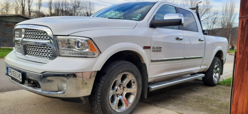 Dodge RAM 1500 LARAMIE CREW CAB, снимка 3 - Автомобили и джипове - 53417469