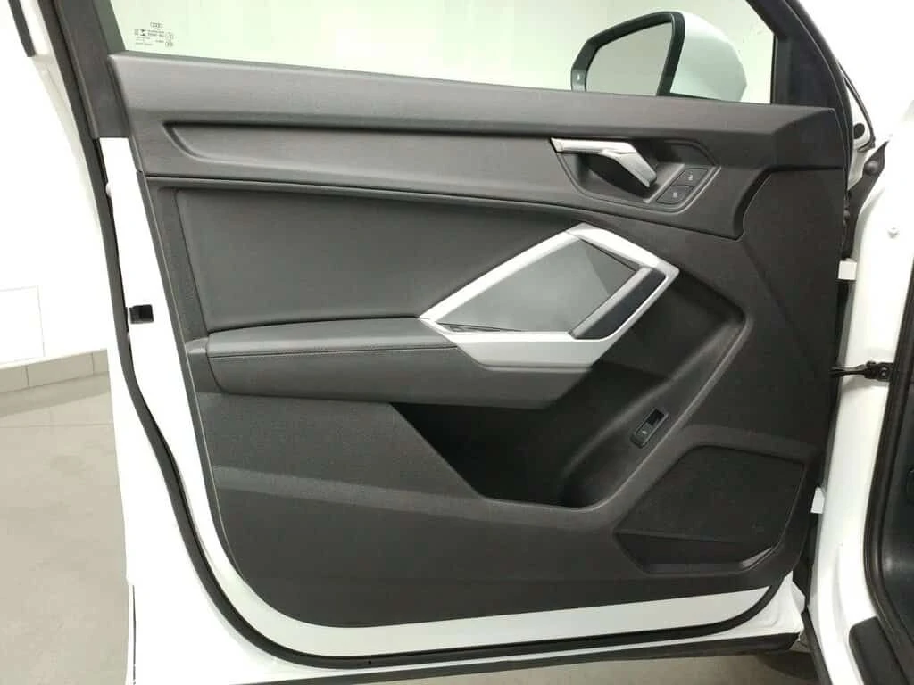 Audi Q3 * KOMFORT QUATTRO TOIT PANO| CARPLAY| CAMERA * CAR, снимка 15 - Автомобили и джипове - 53873043