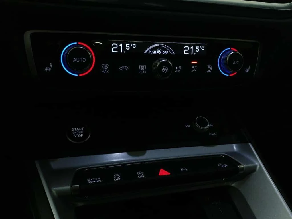 Audi Q3 * KOMFORT QUATTRO TOIT PANO| CARPLAY| CAMERA * CAR, снимка 13 - Автомобили и джипове - 53873043