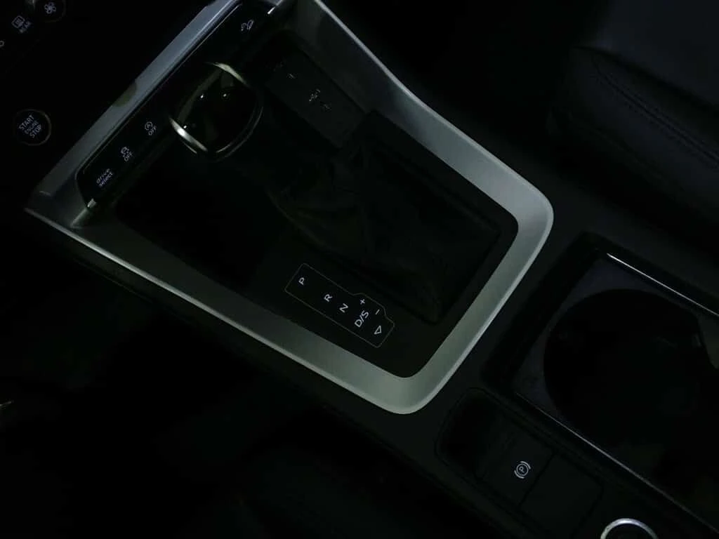 Audi Q3 * KOMFORT QUATTRO TOIT PANO| CARPLAY| CAMERA * CAR, снимка 14 - Автомобили и джипове - 53873043