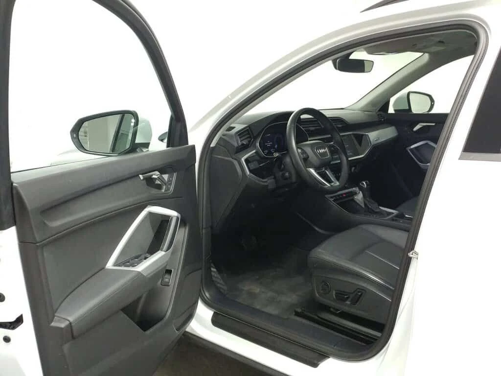 Audi Q3 * KOMFORT QUATTRO TOIT PANO| CARPLAY| CAMERA * CAR, снимка 7 - Автомобили и джипове - 53873043