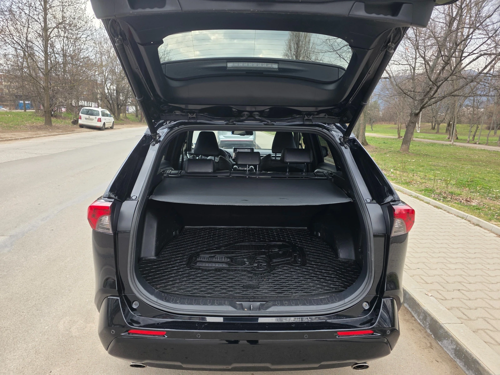 Toyota Rav4 Black Edition, снимка 17 - Автомобили и джипове - 53927876