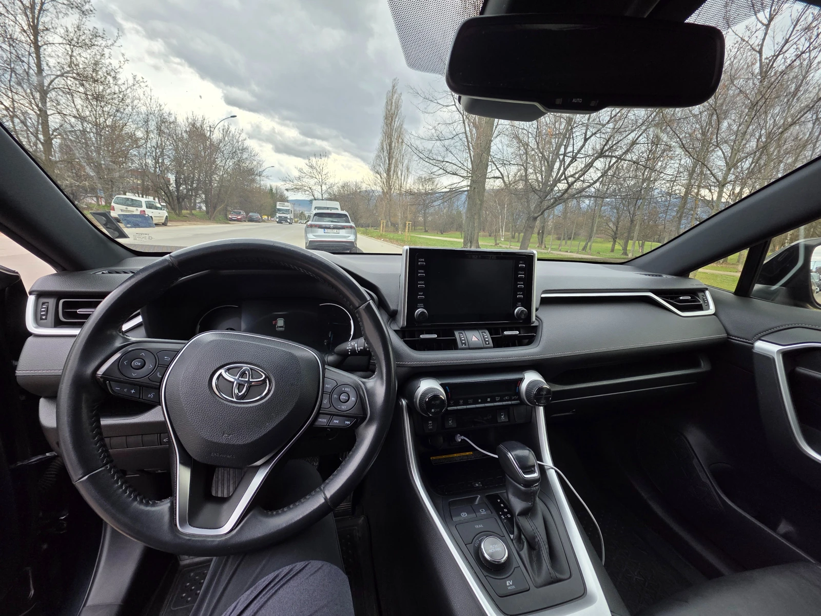 Toyota Rav4 Black Edition, снимка 11 - Автомобили и джипове - 53927876