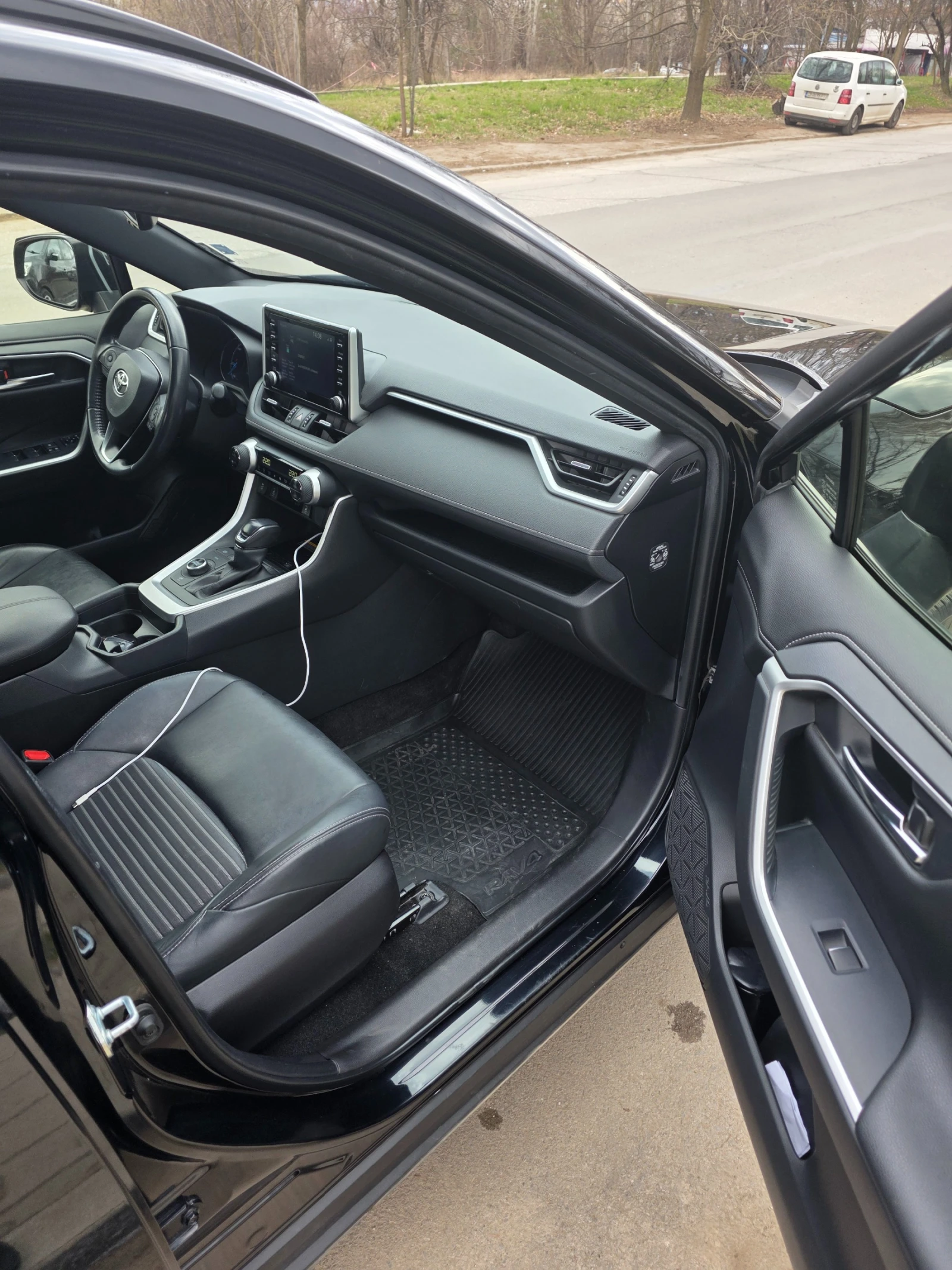 Toyota Rav4 Black Edition, снимка 15 - Автомобили и джипове - 53927876