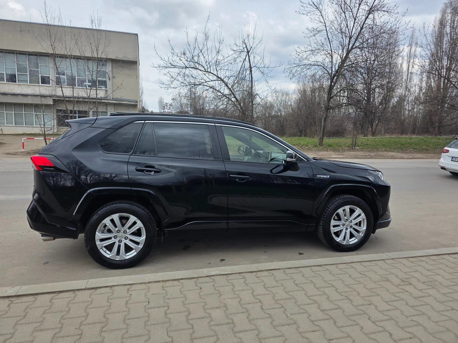 Toyota Rav4 Black Edition, снимка 5 - Автомобили и джипове - 53927876